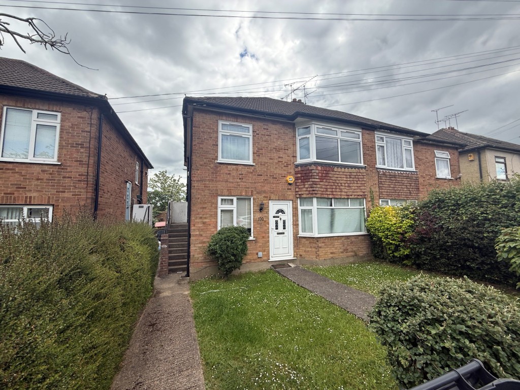 Lot: 23 - TWO-BEDROOM FLAT FOR MODERNISATION - Pathway leading to steps which rise to entrance door